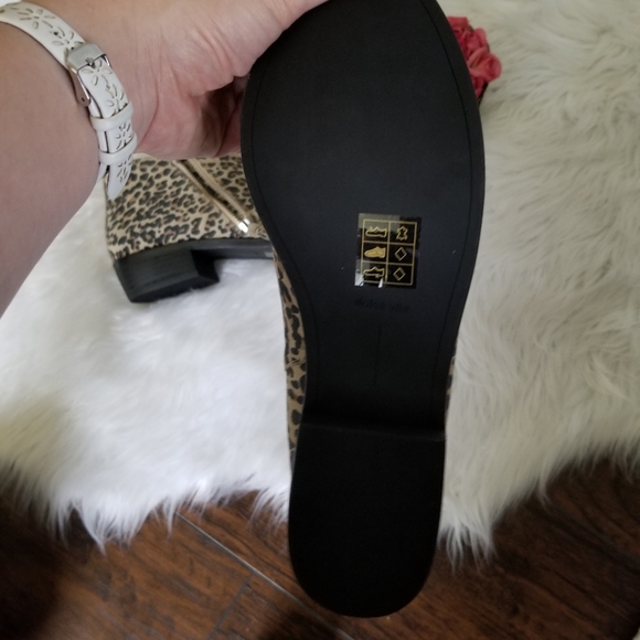 New Dolce Vita Leopard booties - Picture 2 of 9
